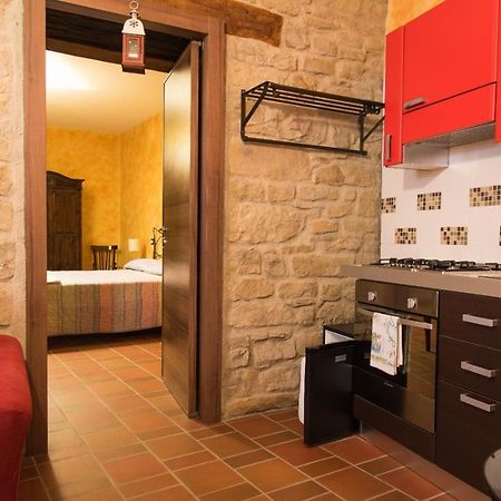 B&B La Casa Di Giulietta Castelmezzano Buitenkant foto