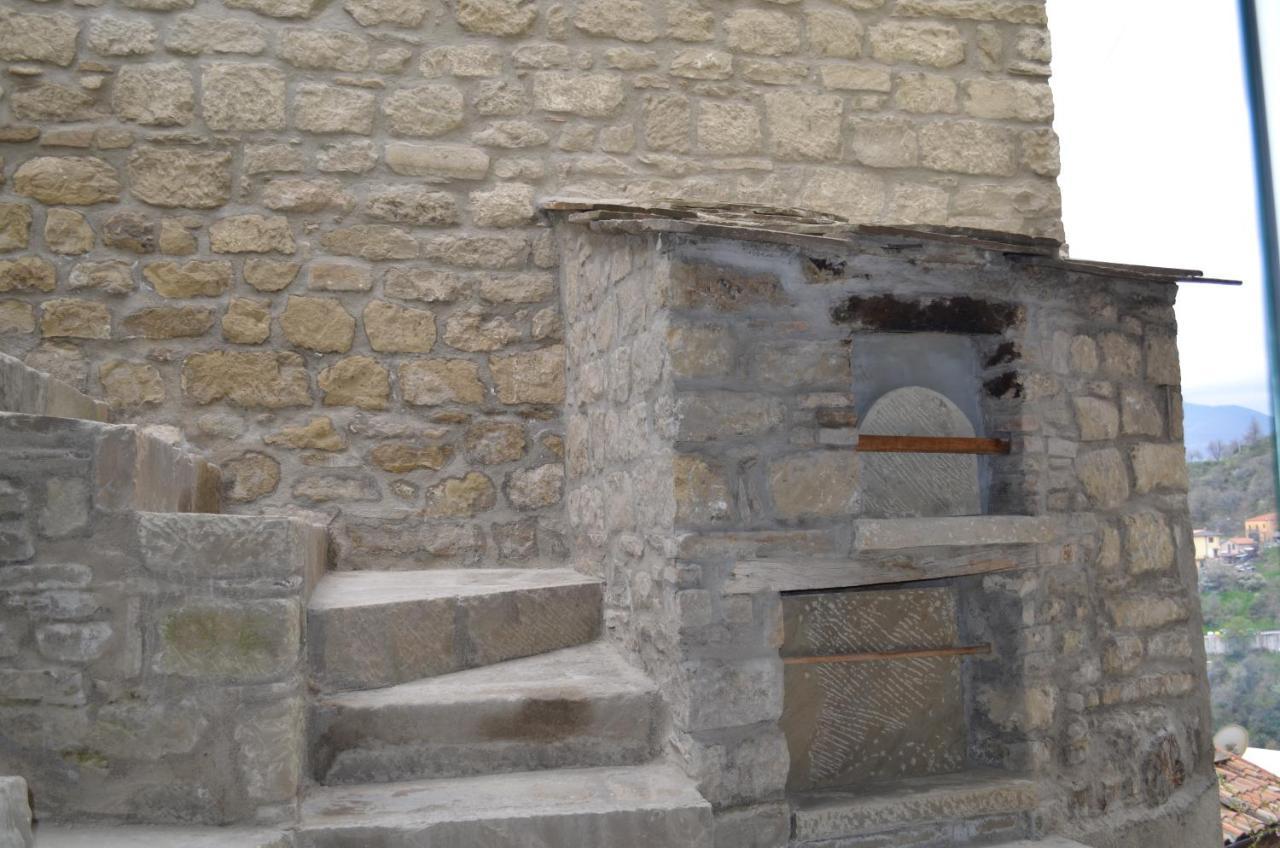 B&B La Casa Di Giulietta Castelmezzano Buitenkant foto