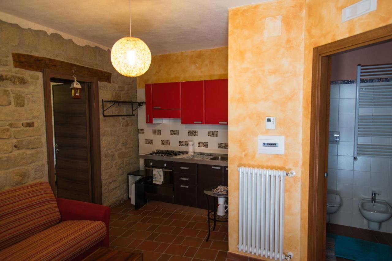 B&B La Casa Di Giulietta Castelmezzano Buitenkant foto