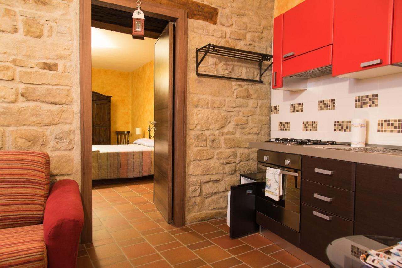 B&B La Casa Di Giulietta Castelmezzano Buitenkant foto