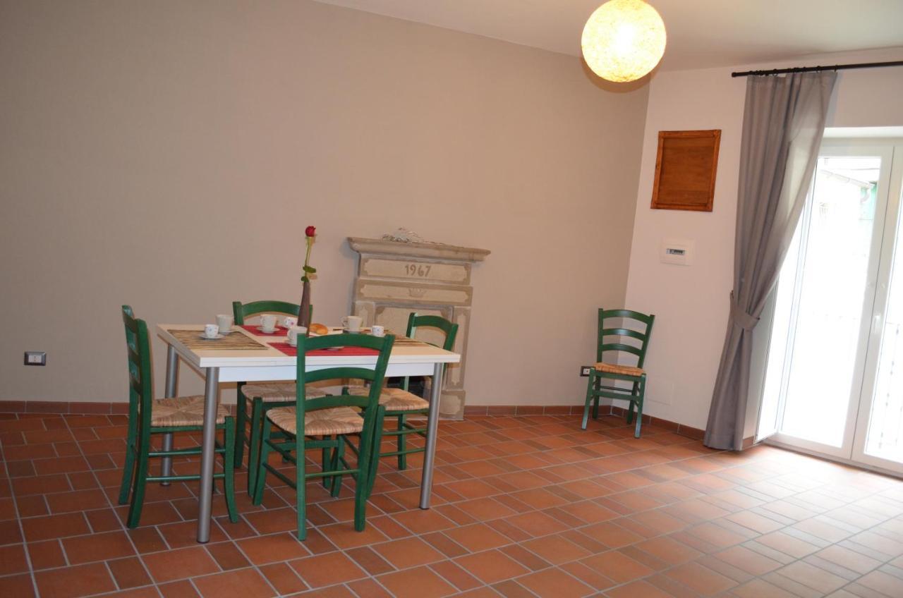 B&B La Casa Di Giulietta Castelmezzano Buitenkant foto