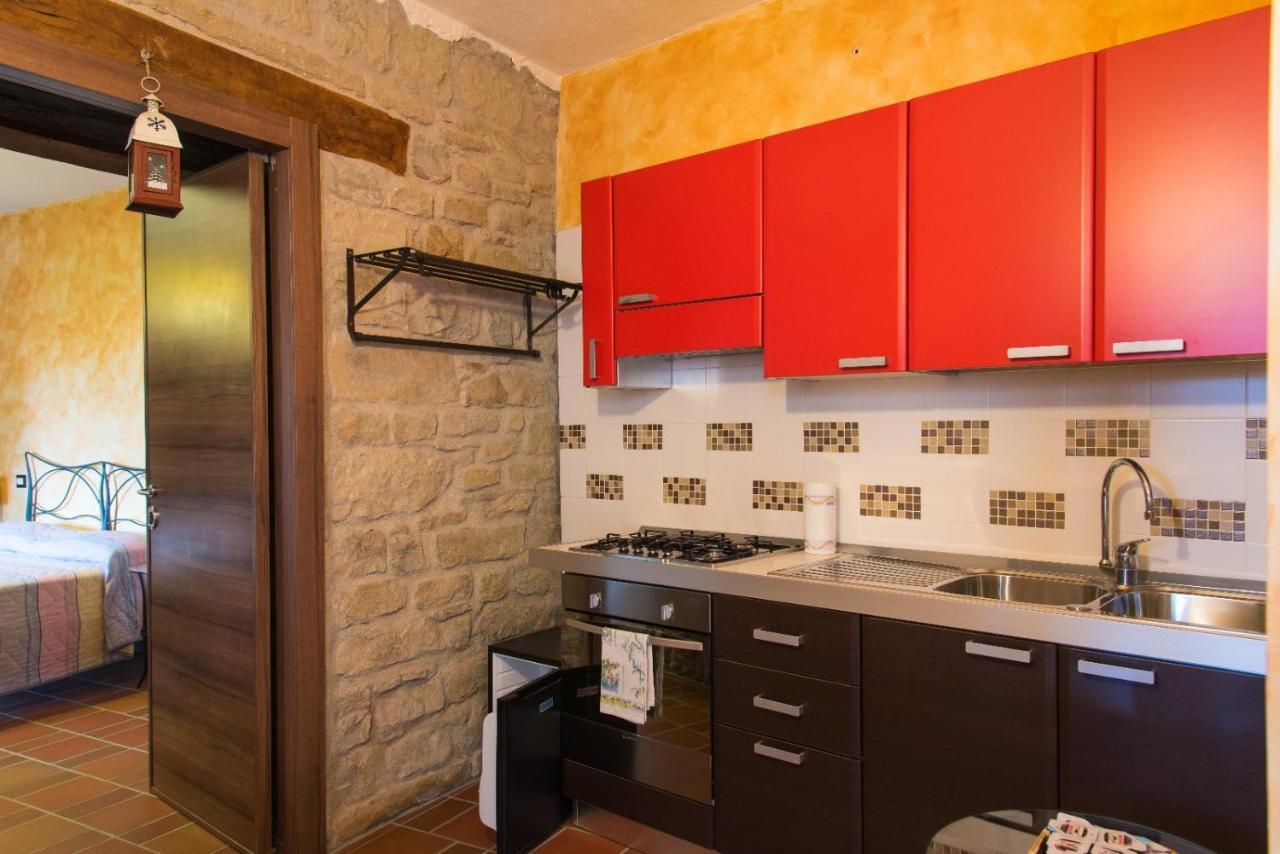 B&B La Casa Di Giulietta Castelmezzano Buitenkant foto
